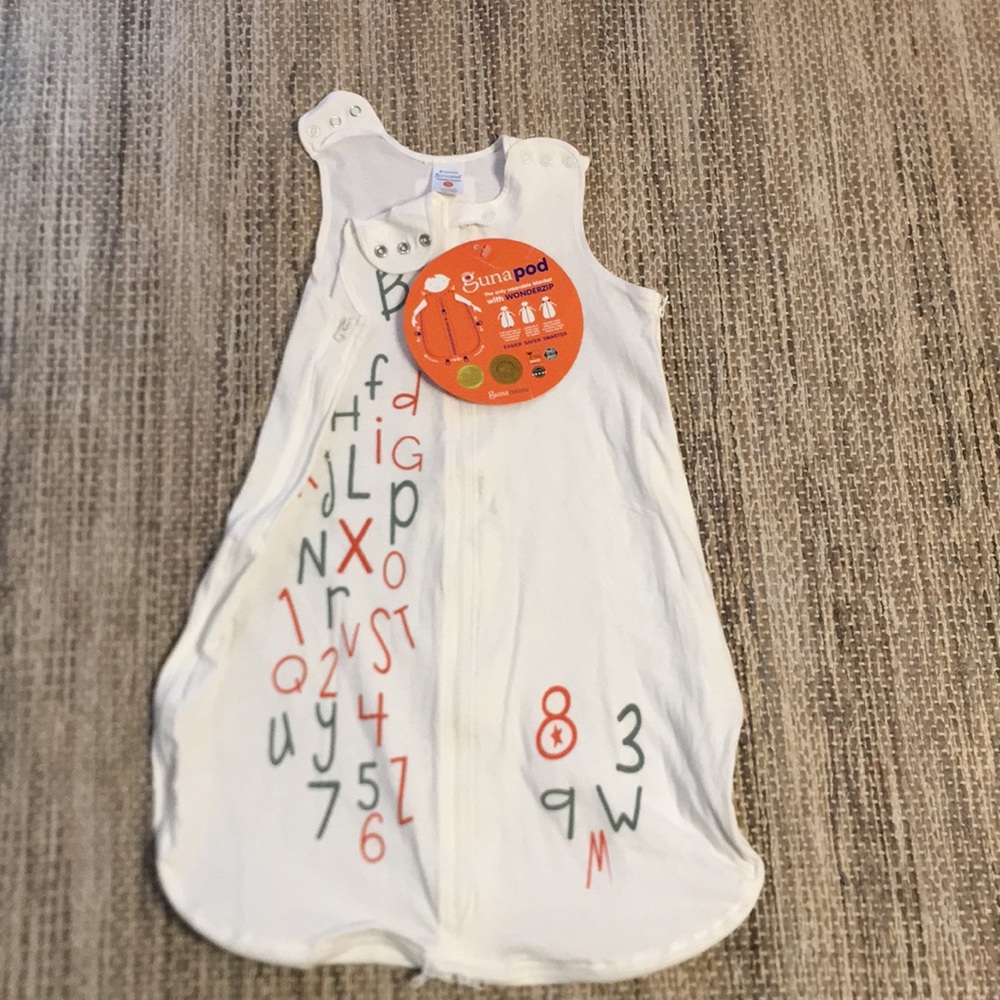 Gunapod Wearable Blanket, NWT 0-9 mo